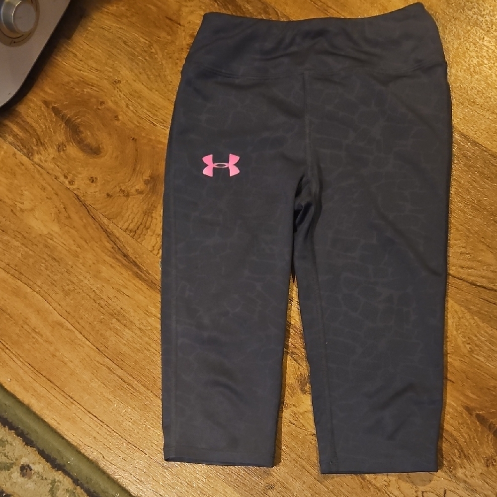 Under Armour Girls Capri Leggings Size YSM